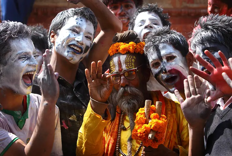 2011-03-19T104125Z-01-NEP08-RTRMDNP-3-NEPAL-JPG67771340302181520