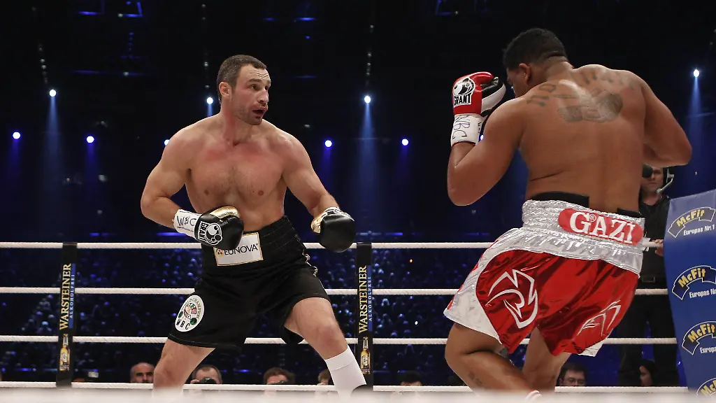 2011-03-19T224826Z-01-KAI18-RTRMDNP-3-BOXING-JPG5142393689767669086