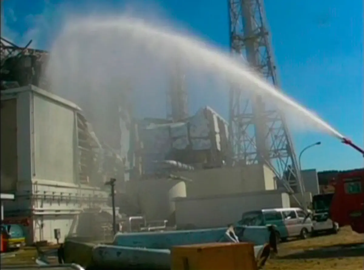 2011-03-19T094040Z-01-SIN300-RTRMDNP-3-JAPAN-QUAKE-JPG6699011300020464019