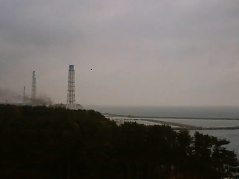 2011-03-15T121804Z-01-SIN666-RTRMDNP-3-JAPAN-QUAKE-JPG2939094906390889495