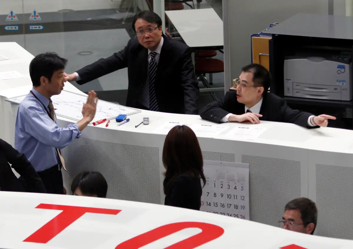 2011-03-14T004733Z-01-TOK105-RTRMDNP-3-JAPAN-JPG8994020069325190100