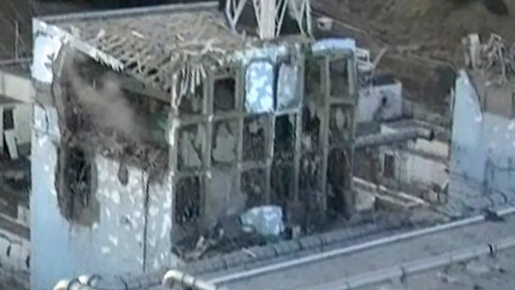 2011-03-17T205131Z-01-SIN95R-RTRMDNP-3-JAPAN-QUAKE-JPG5744874766042986910