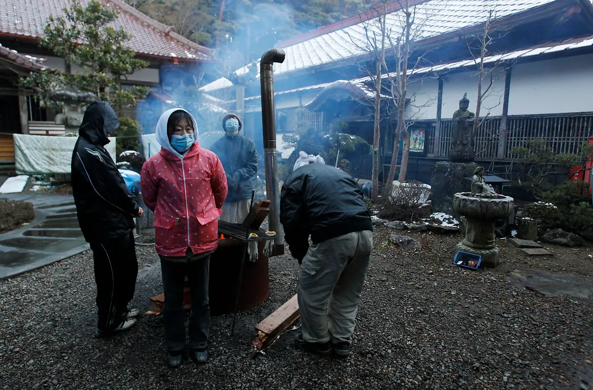 2011-03-16T102226Z-01-JYH13-RTRMDNP-3-JAPAN-QUAKE-JPG4524135965820387384