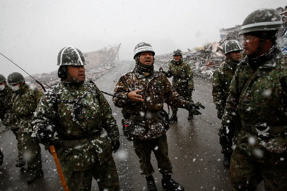 2011-03-16T104631Z-01-DSJ01-RTRMDNP-3-JAPAN-QUAKE-JPG6736627622523327306