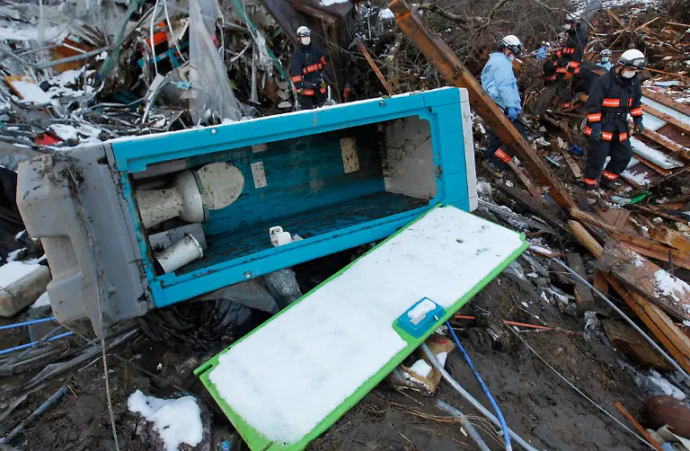 2011-03-16T110153Z-01-JYH17-RTRMDNP-3-JAPAN-QUAKE-JPG4809989224719636943