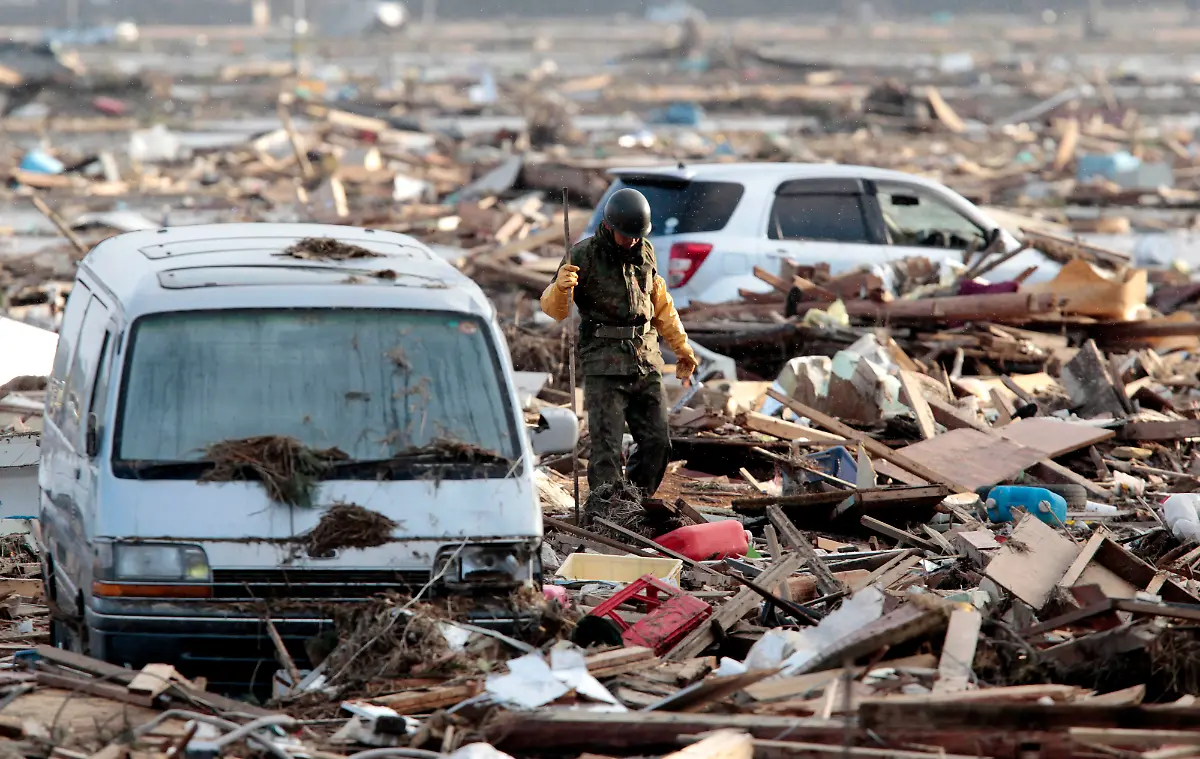 1300275925-jpg4602419936622373944