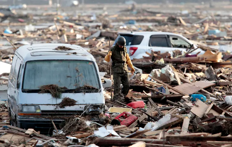 1300275925-jpg4602419936622373944