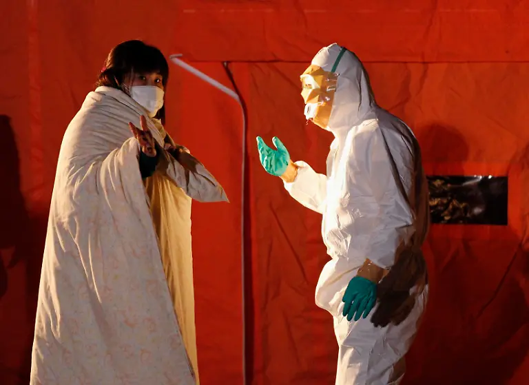 2011-03-12T234647Z-01-KKH705-RTRMDNP-3-JAPAN-QUAKE-JPG8498112910884931069