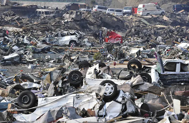 Japan-Earthquake-TOK857-jpg6763569211059845157