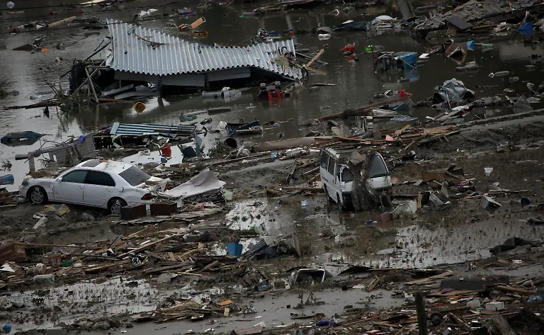 Japan-Earthquake-XJK106-jpg6774105832012252756