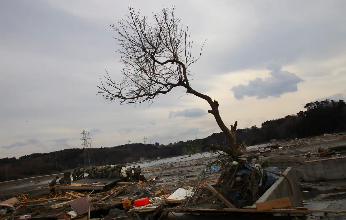 Japan-Earthquake-XJK109-jpg7649279401755162705