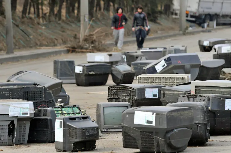 2011-03-13T070704Z-01-SIN110-RTRMDNP-3-JAPAN-QUAKE-JPG1238571286346707512