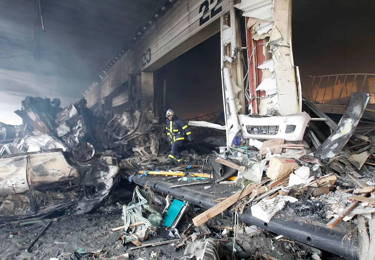 2011-03-13T070426Z-01-TOK710-RTRMDNP-3-JAPAN-QUAKE-JPG25813882275125219