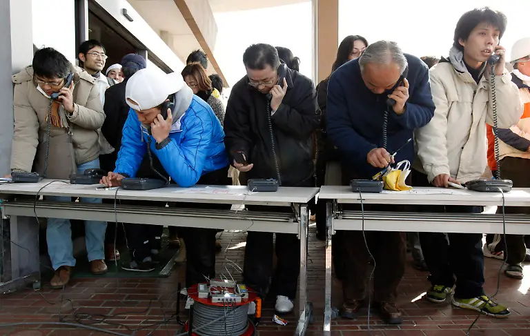 2011-03-13T073759Z-01-JYH04-RTRMDNP-3-JAPAN-QUAKE-JPG2603072043662349746