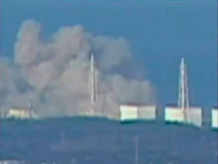 2011-03-12T093208Z-01-SIN60-RTRMDNP-3-JAPAN-QUAKE-JPG4943134182355301010