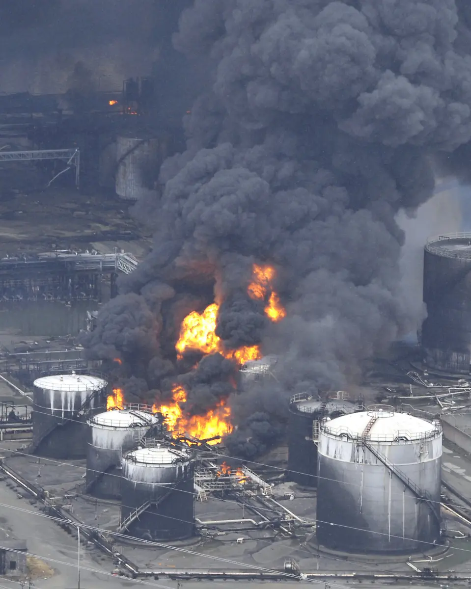 Japan-Earthquake-TOK823-jpg3856983869122143598