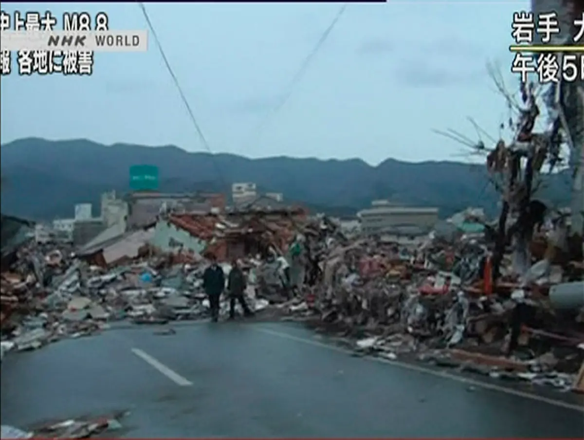 2011-03-11T233725Z-01-SIN091-RTRMDNP-3-JAPAN-QUAKE-JPG8586154306939491288