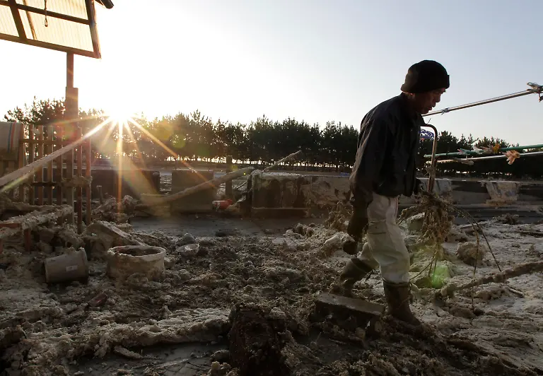 2011-03-12T003039Z-01-ORA302-RTRMDNP-3-JAPAN-QUAKE-JPG8949464648044264502