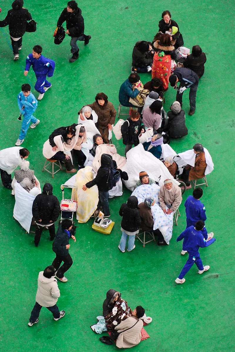 2011-03-11T120351Z-01-SIN25-RTRMDNP-3-JAPAN-QUAKE-JPG2568745064218907432