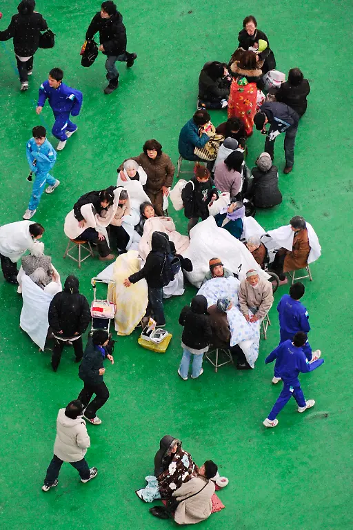 2011-03-11T120351Z-01-SIN25-RTRMDNP-3-JAPAN-QUAKE-JPG2568745064218907432