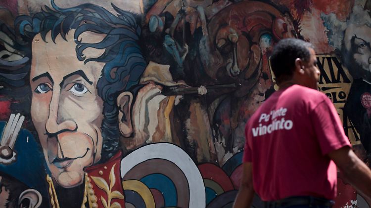 Wandmalerei mit dem Porträt Bolívars in Caracas.