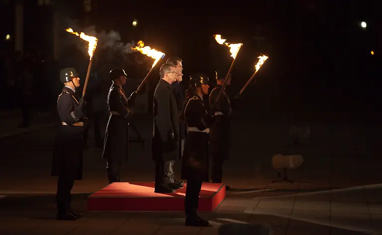 2wnw2240-jpg5850351215545979996