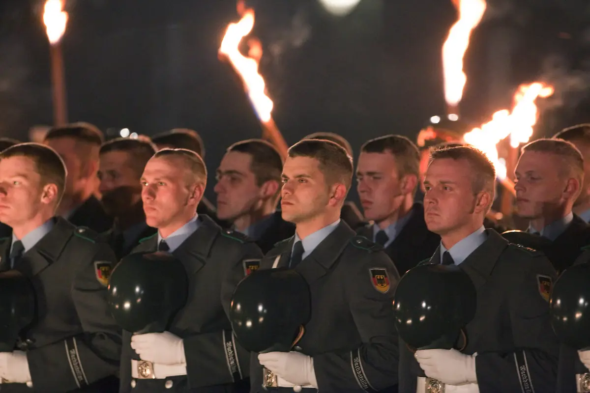 2wnv2851-jpg1757909366813892592