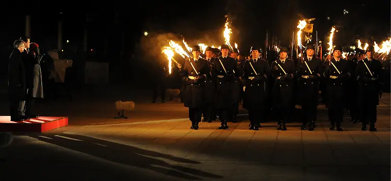 100311MUC325-100311MUC325-jpg3532496388374625906