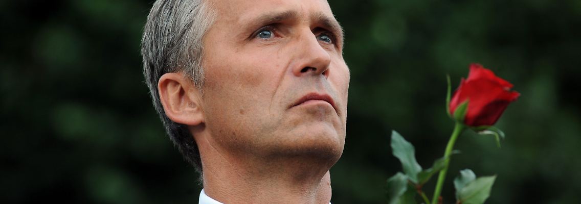 "Jeder einzelne Tote ist ein unersetzlicher Verlust. Zusammen bedeuten sie eine nationale Tragödie": Ministerpräsident Jens Stoltenberg.