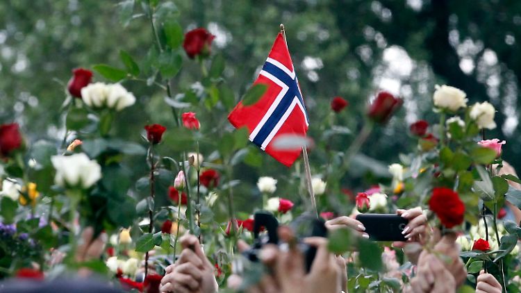 "Wir können uns dafür entscheiden, zusammenzustehen." Sagt Norwegens Kronprinz Haakon.