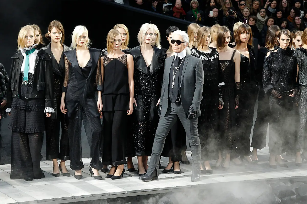 2011-03-08T135352Z-01-CHA35-RTRMDNP-3-FRANCE-FASHION-JPG4082601076689145888