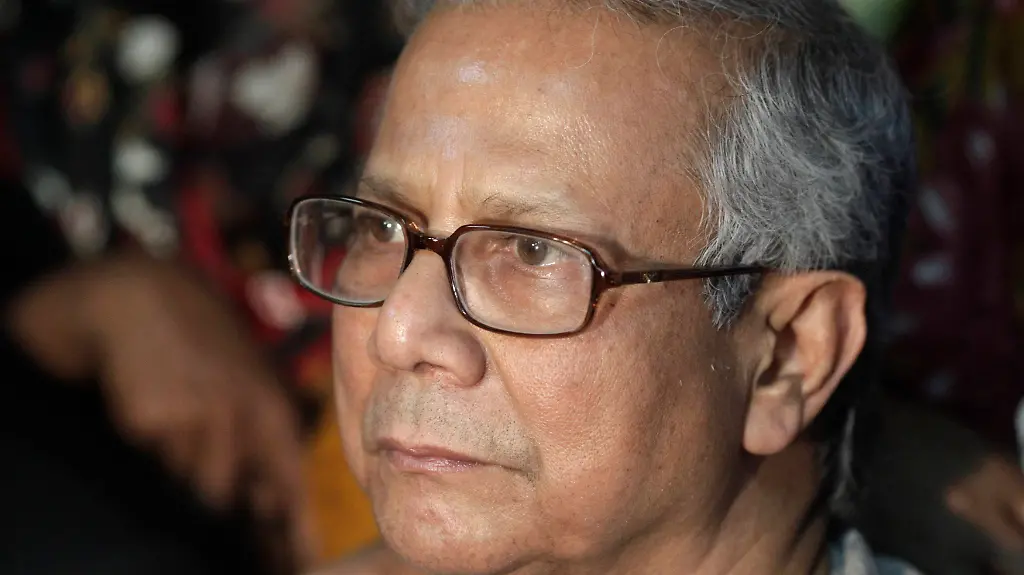 2011-03-03T114942Z-01-DHA003-RTRMDNP-3-BANGLADESH-YUNUS-JPG3876750300193250454