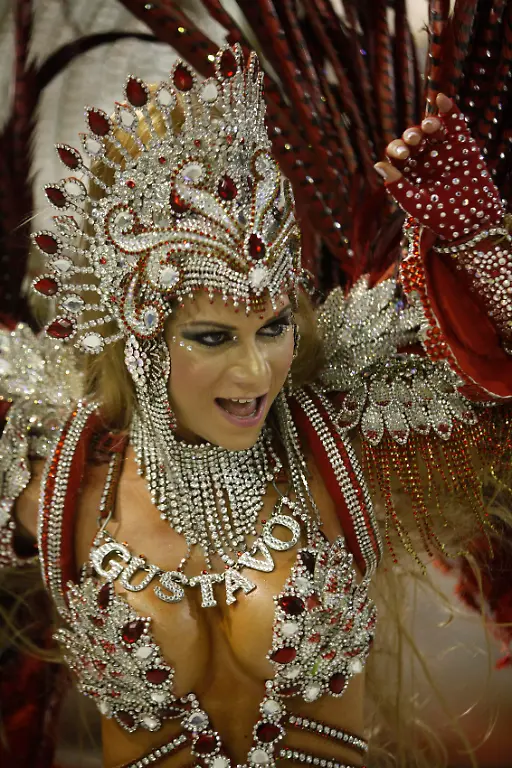 Brazil-Carnival-XSI119-jpg3104207998413993547