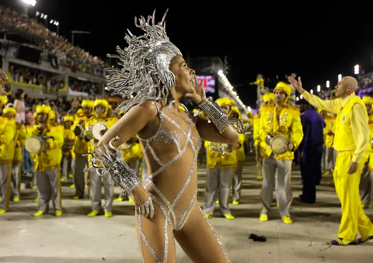 2011-03-07T081126Z-01-RJO116-RTRMDNP-3-BRAZIL-CARNIVAL-JPG6182590552711639443