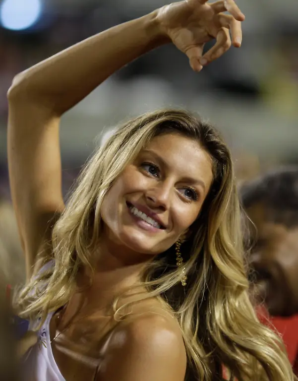 Brazil-Carnival-XSI133-jpg7883630149344567206
