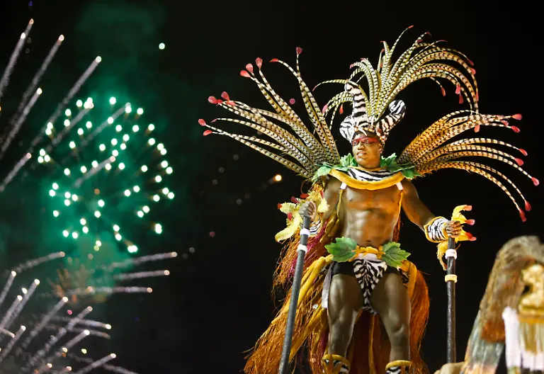Brazil-Carnival-XSI149-jpg9206111217630416308