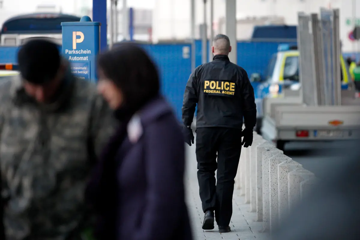 020311FRA418-020311FRA418-jpg7152185167794743725