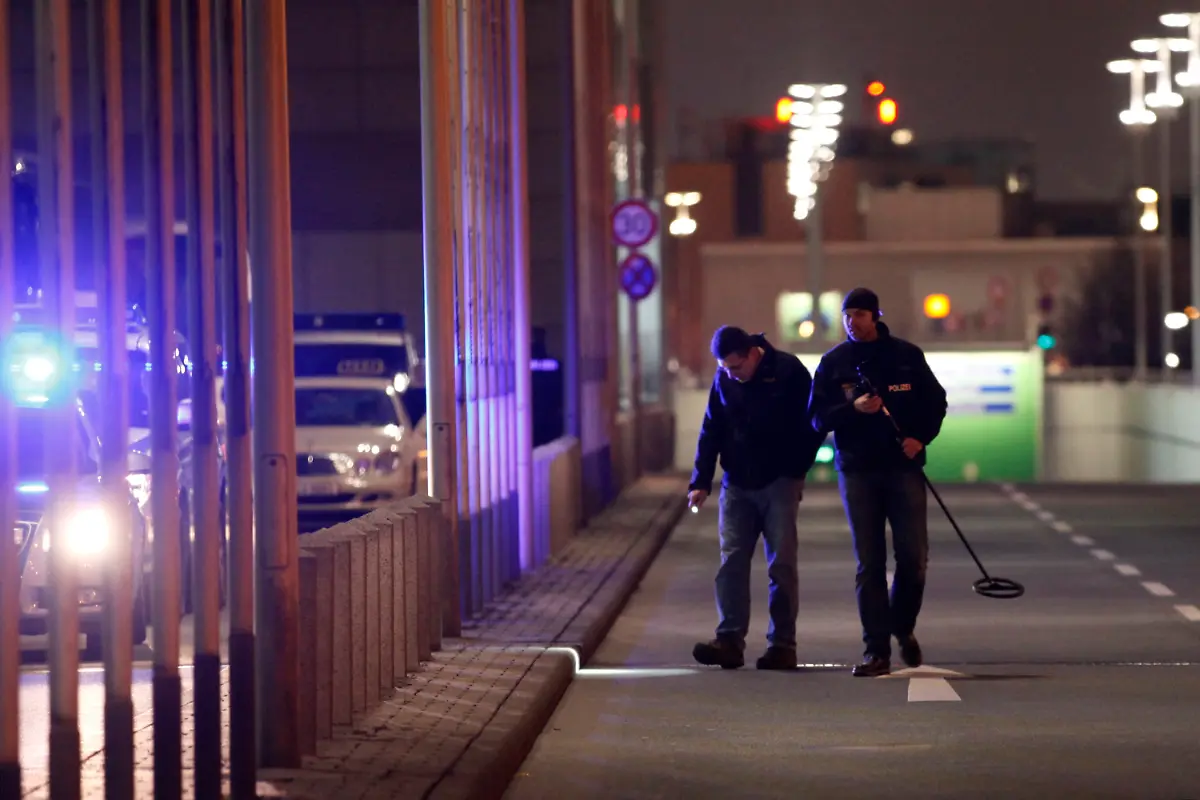 020311FRA427-020311FRA427-jpg4263590554429794821