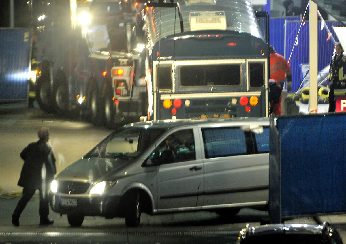 2wik4358-jpg7587519876766471271