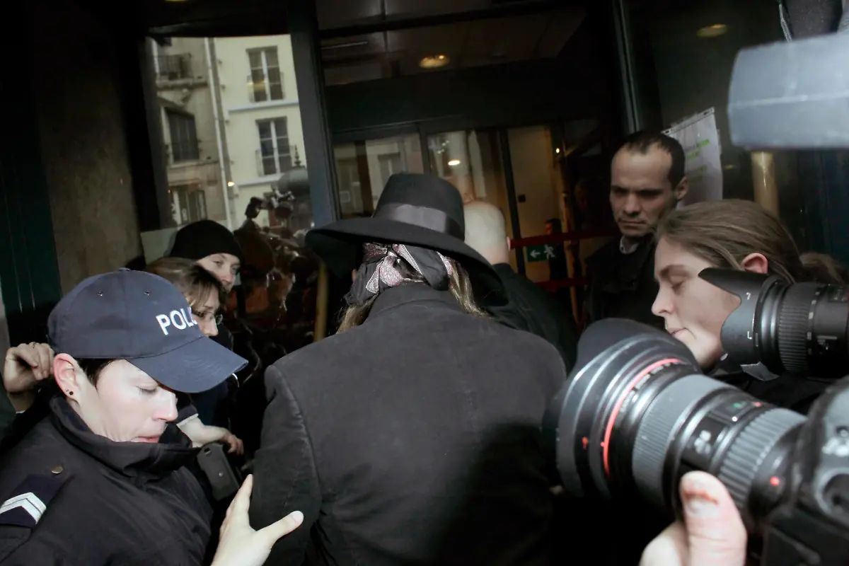 France-Galliano-REB105-jpg3338052724298476687