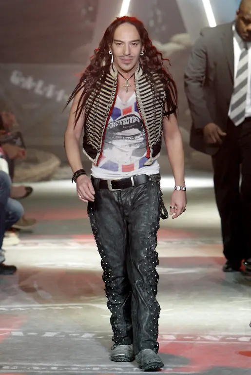 France-Galliano-LON135-jpg5686793993237580431