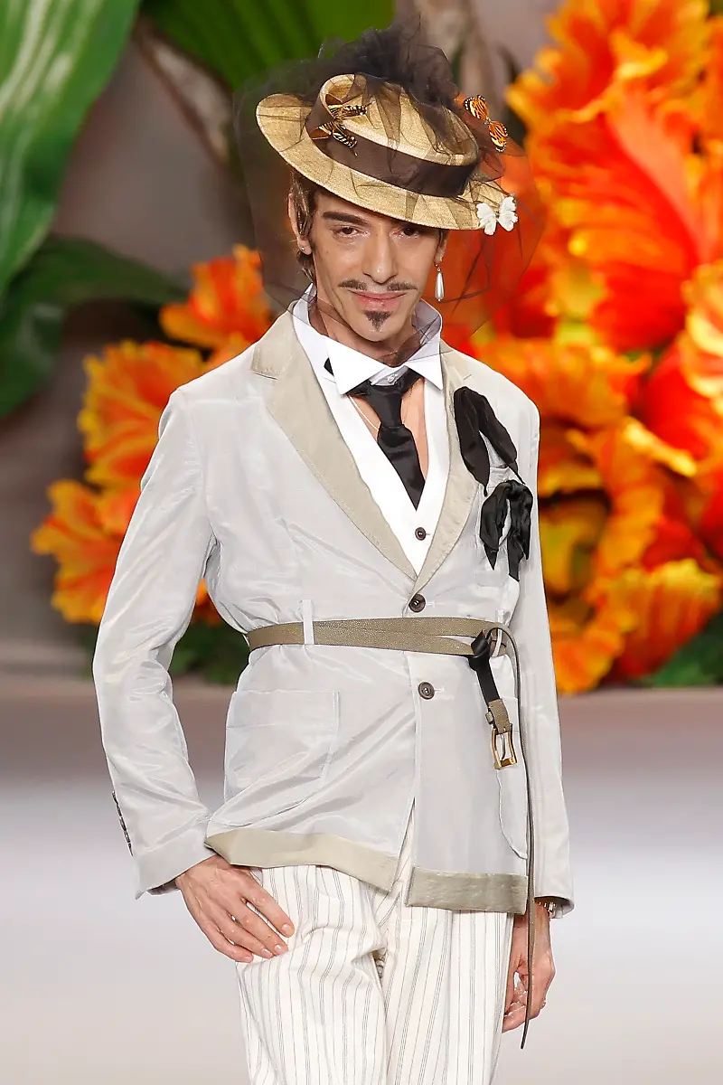 2011-02-25T141938Z-01-BTE03-RTRMDNP-3-FRANCE-GALLIANO-JPG5267475972022389274