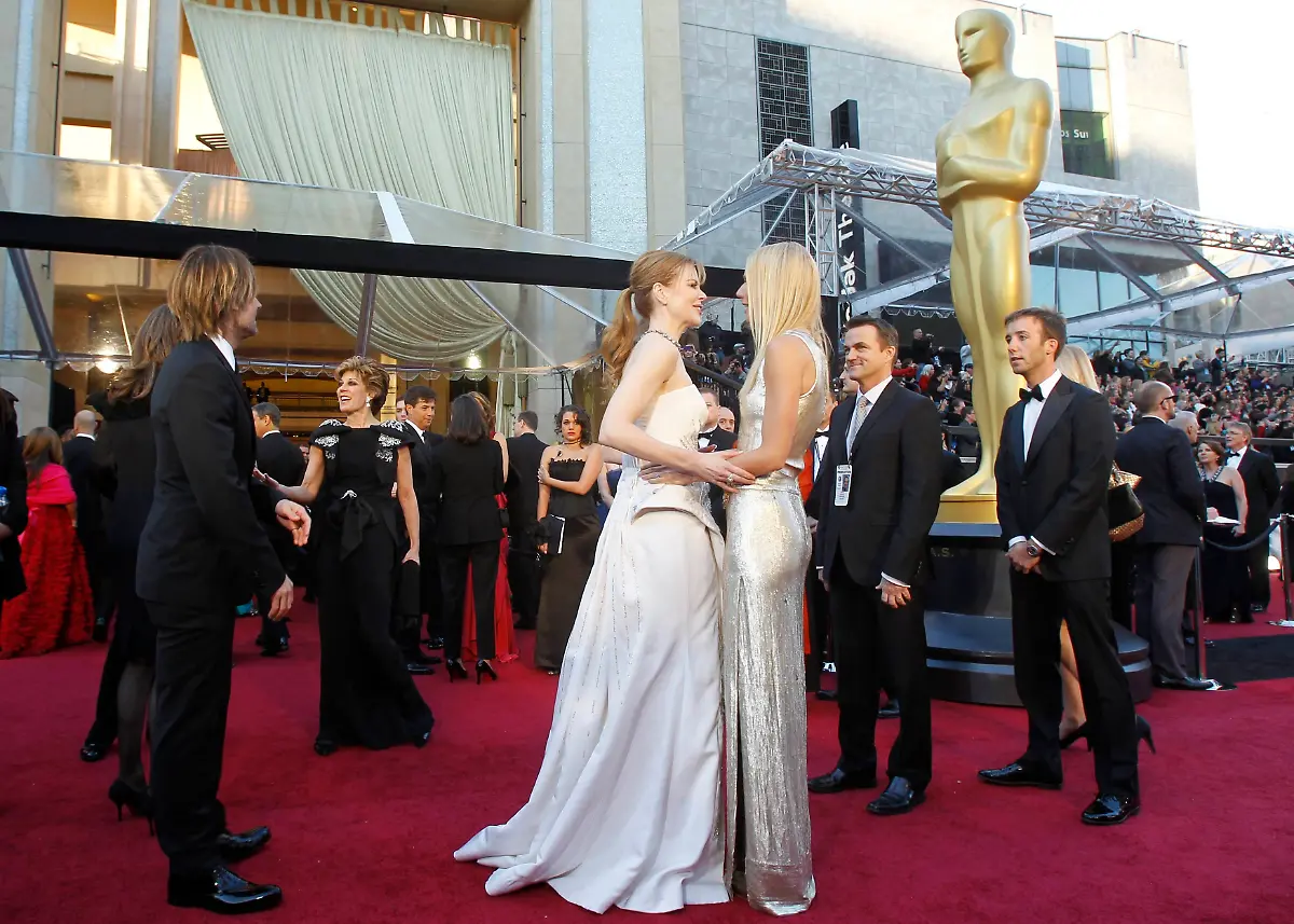 2011-02-28T021402Z-01-OSC955-RTRMDNP-3-OSCARS-JPG202877226043138652