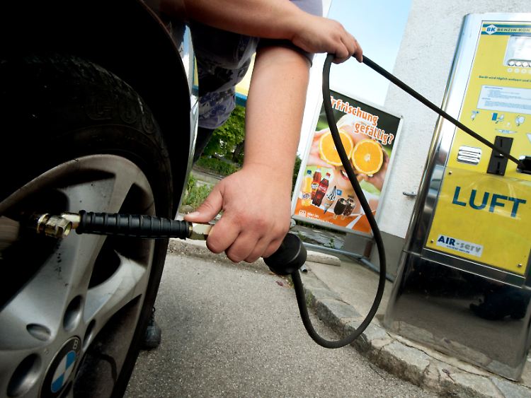 An 200 der 14.700 deutschen Stationen müssen Autofahrer bereits für die bisher kostenlose Reifendruckprüfung bezahlen.