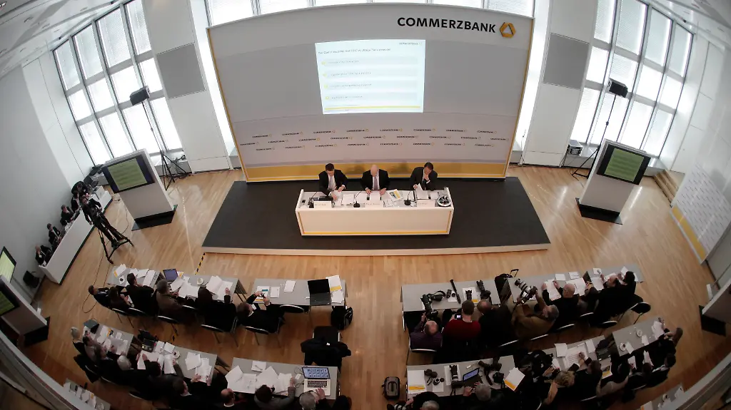 2011-02-23T122928Z-01-AD09-RTRMDNP-3-COMMERZBANK-JPG475236391666651985