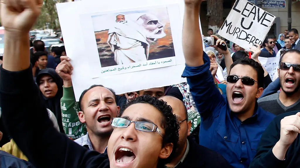 2011-02-21T200055Z-01-AMR06-RTRMDNP-3-LIBYA-PROTESTS-EGYPT-JPG5536568808870162694