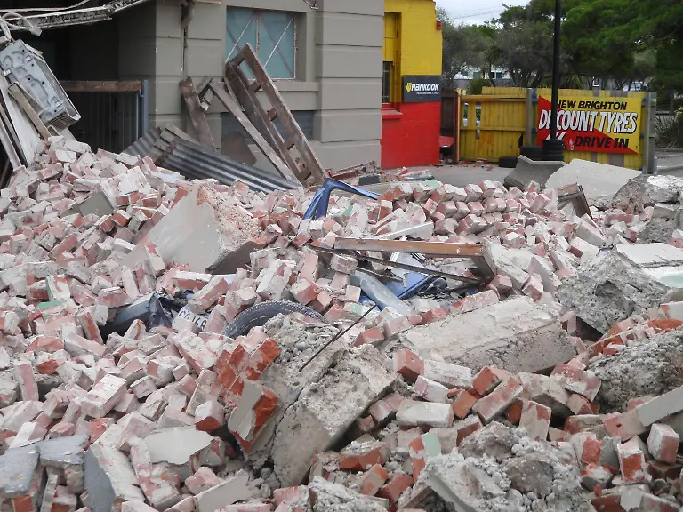 2011-02-22T060040Z-01-MPT14-RTRMDNP-3-NEWZEALAND-QUAKE-JPG2412849853219338874