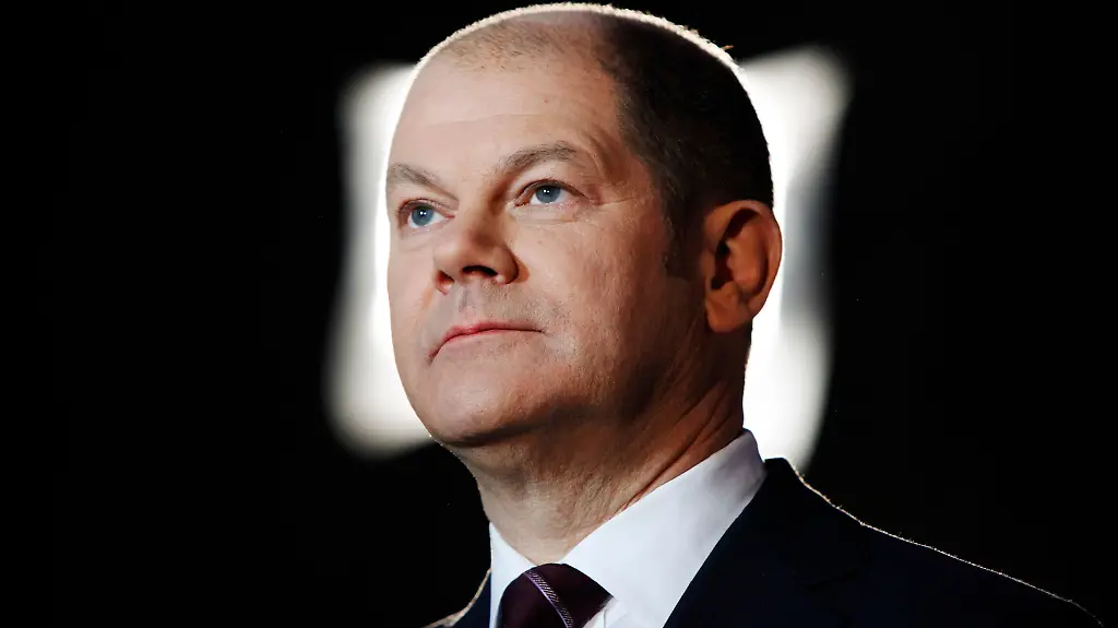 2011-02-20T195447Z-01-TPE18-RTRMDNP-3-GERMANY-HAMBURG-JPG4167492936435198257