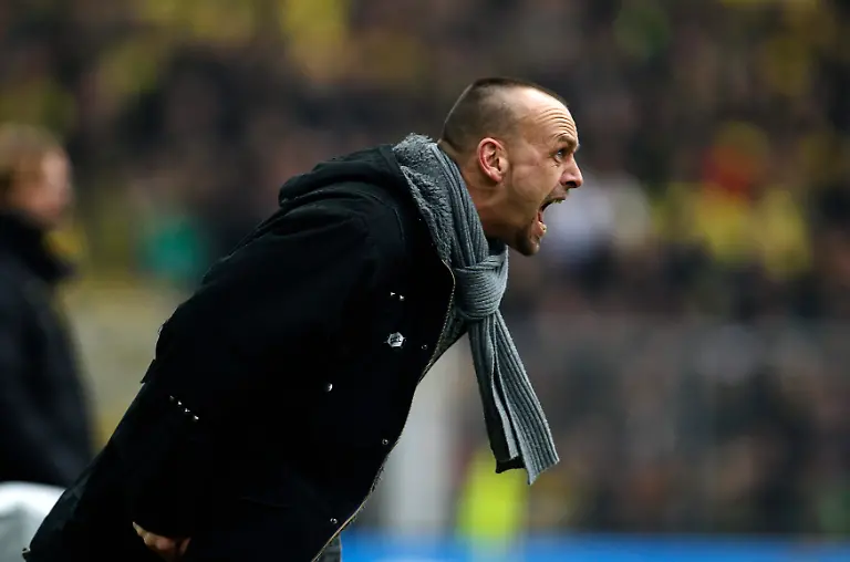 2011-02-19T155912Z-01-INA05-RTRMDNP-3-SOCCER-GERMANY-JPG8869554304253760062