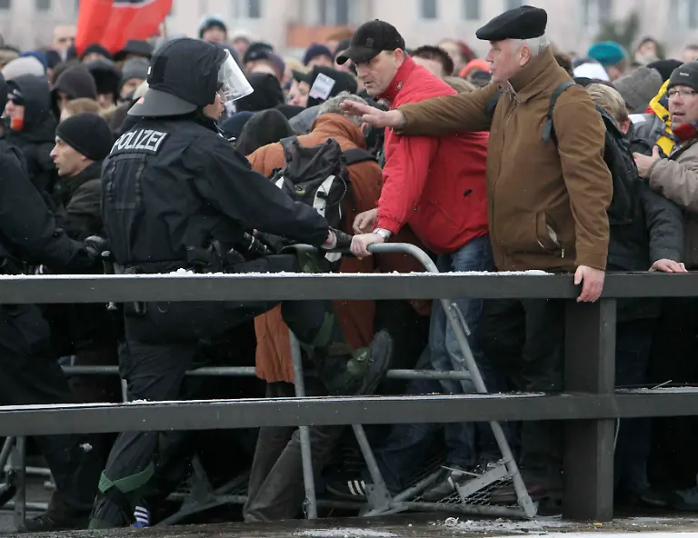 2011-02-19T152644Z-01-DWC04-RTRMDNP-3-GERMANY-JPG1752647628658061019